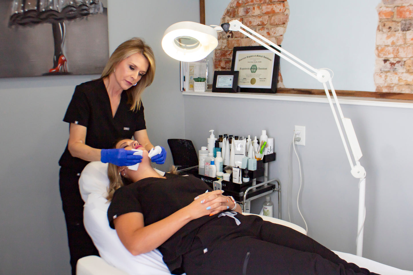 Peel. Reveal. Celebrate. - Glycolic/Salicylic Peel